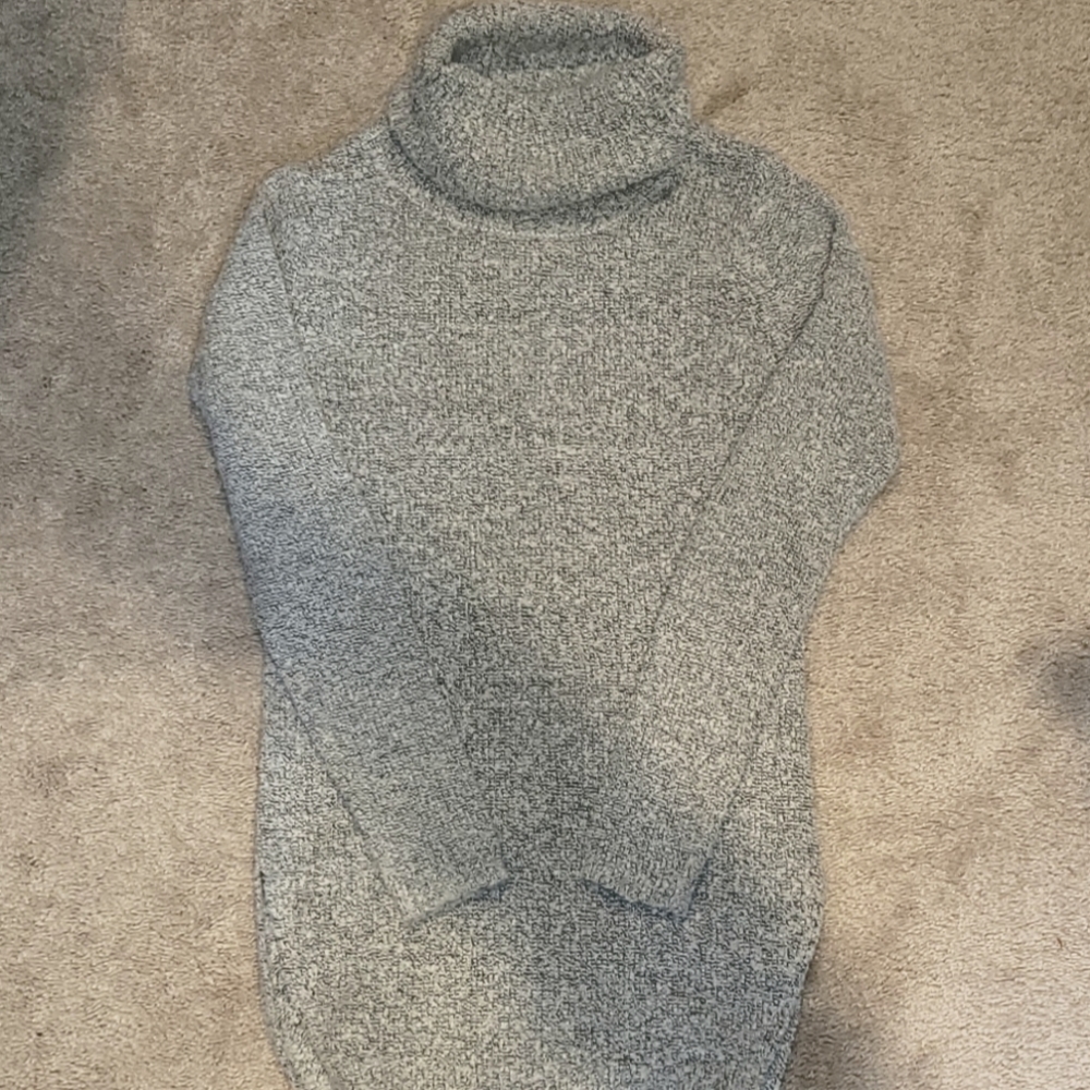 EUC cozy sweater